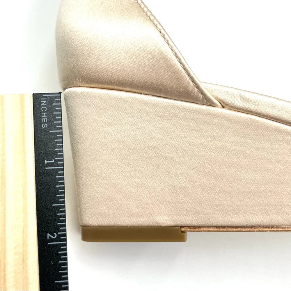 Badgley Mischka Size 7 Nude Satin Jeweled Low Wedges Heels Dress Sandals Shoes‎